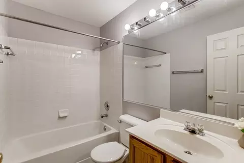 6679 Snug Harbor Dr, Willowbrook, IL 60527 photo 15
