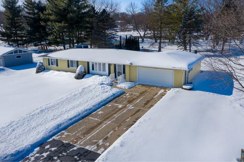 2026 Eagle Dr, Freeport, IL 61032 photo 2