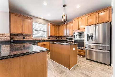2886 Killarny Dr, Elgin, IL 60124 photo 6