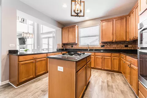 2886 Killarny Dr, Elgin, IL 60124 photo 7