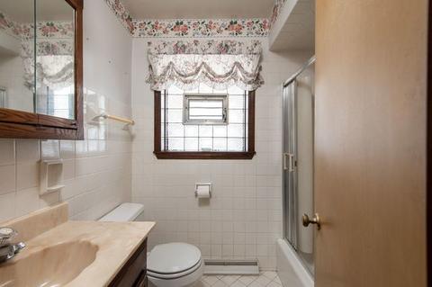 2054 Fox Ln, Des Plaines, IL 60018 photo 11