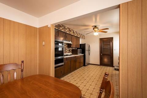 2054 Fox Ln, Des Plaines, IL 60018 photo 10