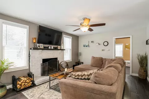 801 Paul St, Mchenry, IL 60051 photo 4