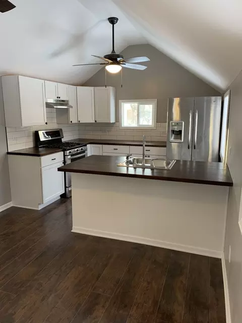 315 Willow St, Maple Park, IL 60151 photo 2