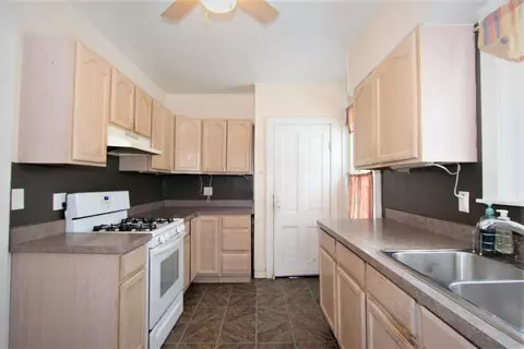 108 S Porter St, Elgin, IL 60120 photo 5