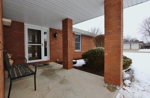 703 Thomas Dr, Morris, IL 60450 photo 3