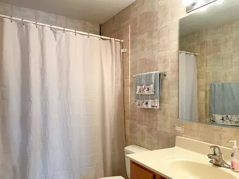 409 Legend Ln, Mchenry, IL 60050 photo 10