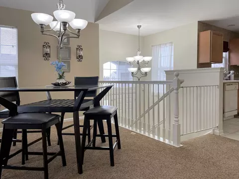 409 Legend Ln, Mchenry, IL 60050 photo 2