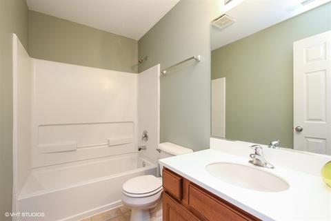 215 Jackson St, Gilberts, IL 60136 photo 16