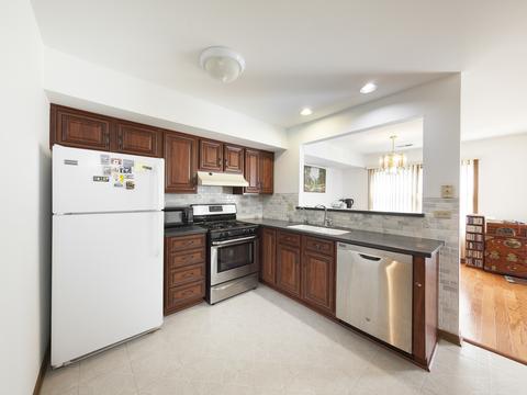 4902 Turnberry Dr, Hoffman Estates, IL 60010 photo 9