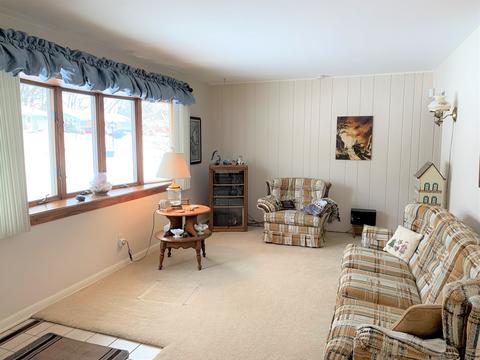 4213 Ponca St, Mchenry, IL 60050 photo 2