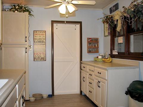 209 E 3rd St, Arthur, IL 61911 photo 11
