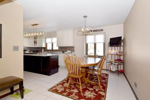231 N Cardinal Ave, Addison, IL 60101 photo 24