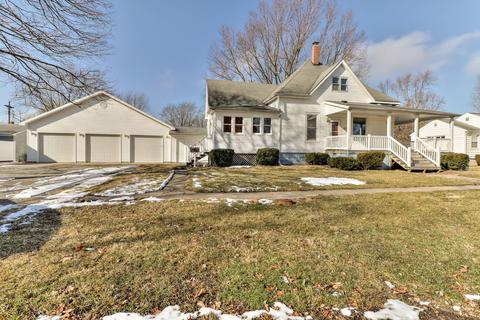 431 S Beech St, Arthur, IL 61911 photo 2