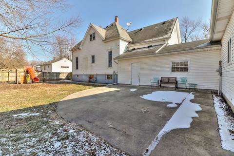431 S Beech St, Arthur, IL 61911 photo 32