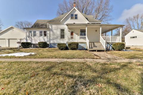 431 S Beech St, Arthur, IL 61911 photo 1