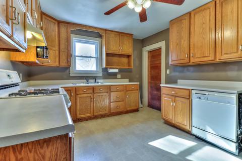 431 S Beech St, Arthur, IL 61911 photo 18