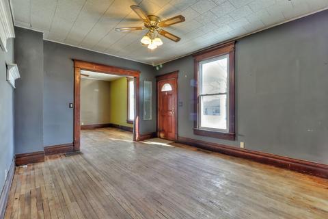 431 S Beech St, Arthur, IL 61911 photo 5