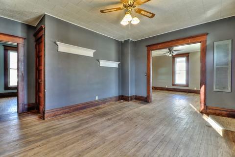 431 S Beech St, Arthur, IL 61911 photo 6