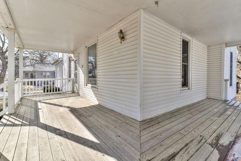 431 S Beech St, Arthur, IL 61911 photo 4