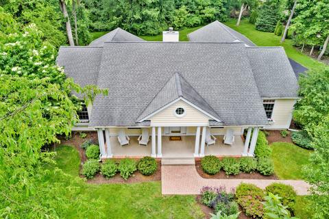 2913 Albert Dr, Mchenry, IL 60050 photo 2