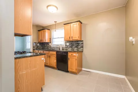 814 Elm St, Bloomington, IL 61701 photo 5
