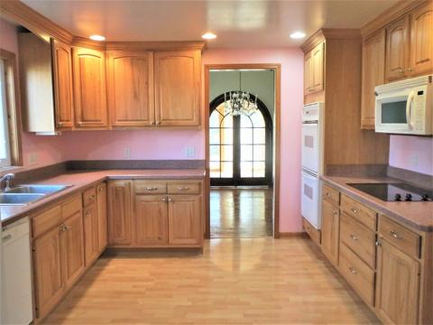 708 E 3rd St, Dixon, IL 61021 photo 5