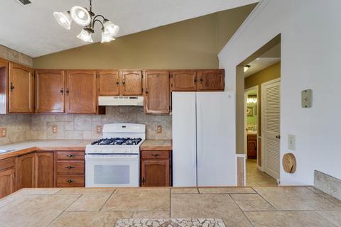 135 E Clay St, El Paso, IL 61738 photo 13
