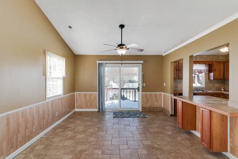 135 E Clay St, El Paso, IL 61738 photo 9