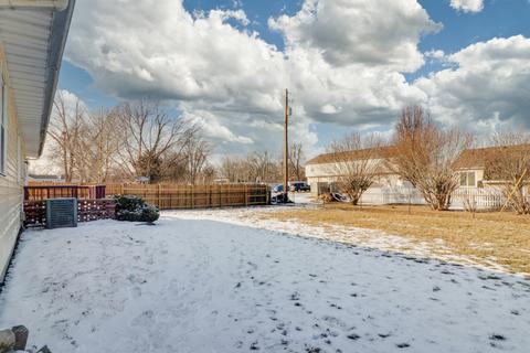 135 E Clay St, El Paso, IL 61738 photo 28