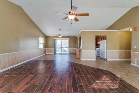 135 E Clay St, El Paso, IL 61738 photo 5