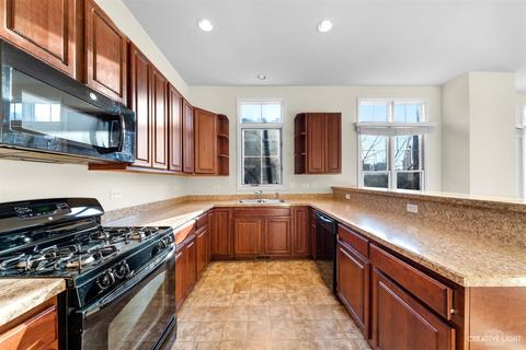 133 Dawson Dr, Elgin, IL 60120 photo 8