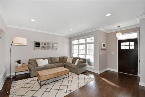 4847 N Seeley Ave, Chicago, IL 60625 photo 2