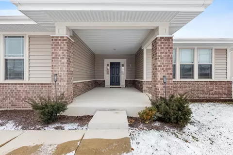 12122 Red Clover Ln, Plainfield, IL 60585 photo 3