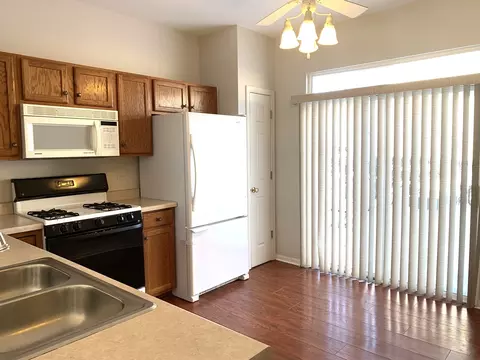 7229 Manchester Dr, Plainfield, IL 60586 photo 2
