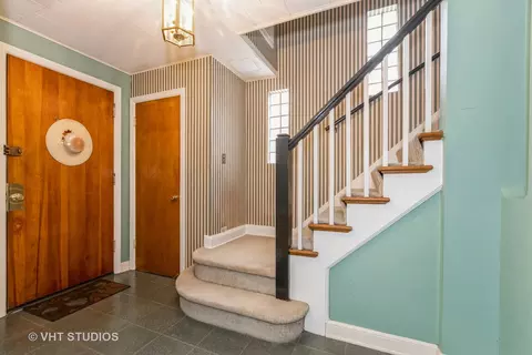 10423 S Artesian Ave, Chicago, IL 60655 photo 2