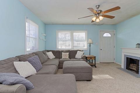 1004 Empire St, Bloomington, IL 61701 photo 2
