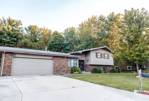 1629 Erin Dr, Normal, IL 61761 photo 1