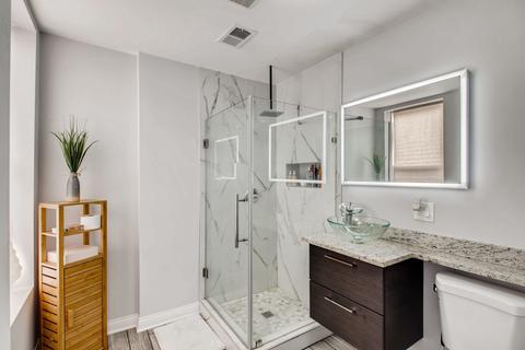 546 E 46th St #2W, Chicago, IL 60653 photo 8