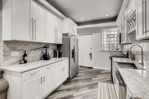546 E 46th St #2W, Chicago, IL 60653 photo 3