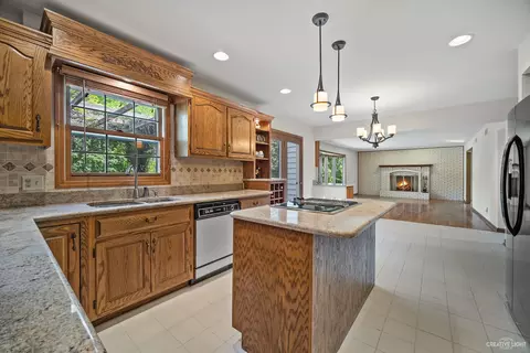 110 Danada Dr, Wheaton, IL 60189 photo 12