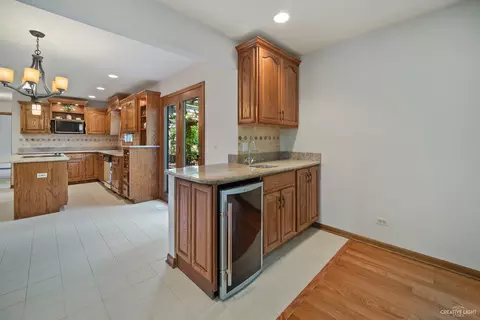 110 Danada Dr, Wheaton, IL 60189 photo 8