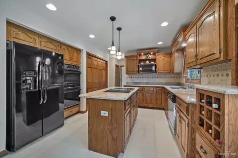 110 Danada Dr, Wheaton, IL 60189 photo 10