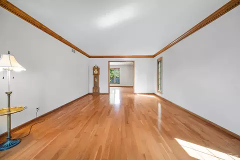 110 Danada Dr, Wheaton, IL 60189 photo 4
