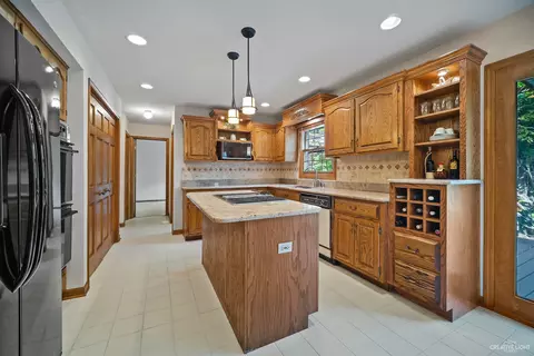 110 Danada Dr, Wheaton, IL 60189 photo 11