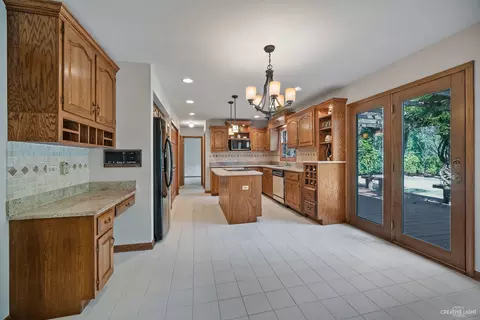 110 Danada Dr, Wheaton, IL 60189 photo 9