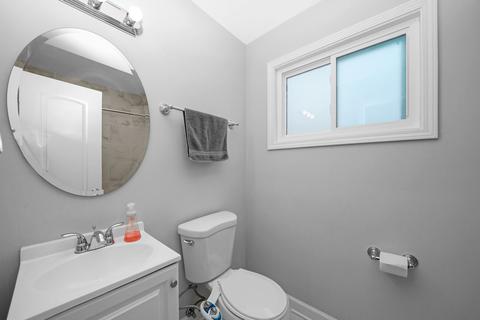 6948 Olympic Dr, Bridgeview, IL 60455 photo 9