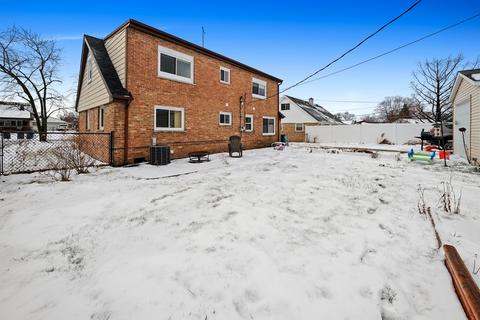 6948 Olympic Dr, Bridgeview, IL 60455 photo 24