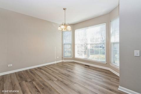 4585 Jade Ln, Hoffman Estates, IL 60192 photo 5