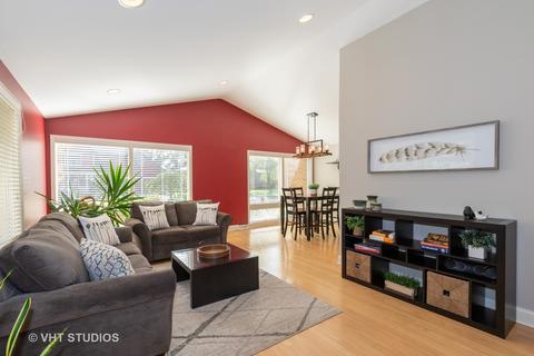 2430 Maple Ave, Northbrook, IL 60062 photo 2